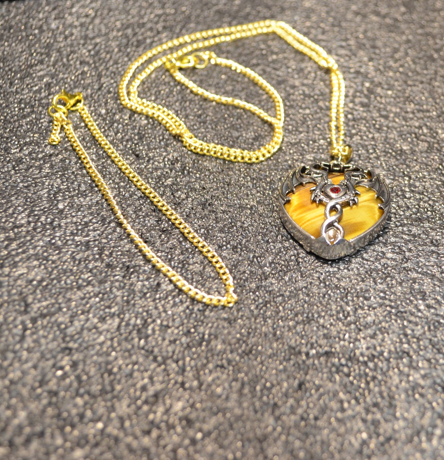 TIGER EYE DRAGON HEART PENDENT GOLD CHAIN / GOLD BRACELET