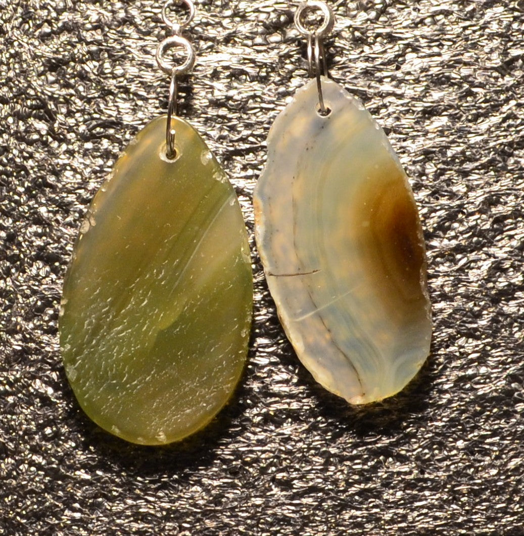 CLEAR GREEN AGATE EAR RINGS